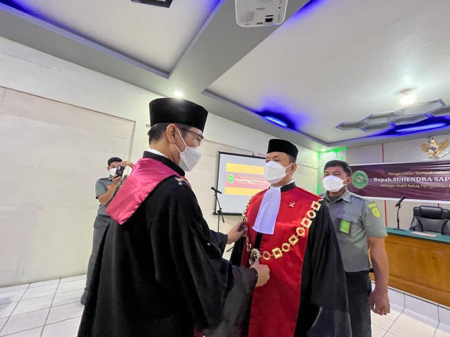 Pelantikan Wakil Ketua Pengadilan Negeri Bobong Terapkan Prokes  Covid-19